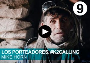 K2Calling_Los-porteadores_Mike-Horn