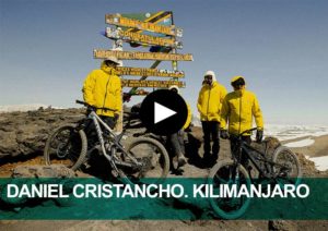 Daniel Cristancho. Kilimanjaro. Descenso en bicicleta de montaña